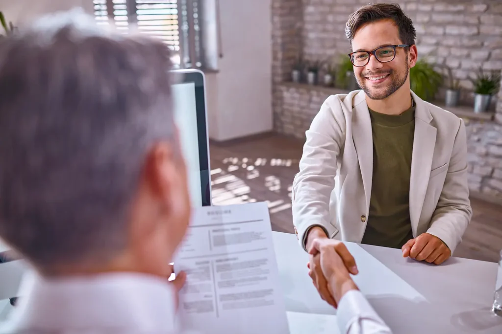 Dia do Trabalho: por que a data existe e por que a escala 5×2 voltou ao debate Dia do Trabalho por que a data existe e por que a escala 5x2 voltou ao debate