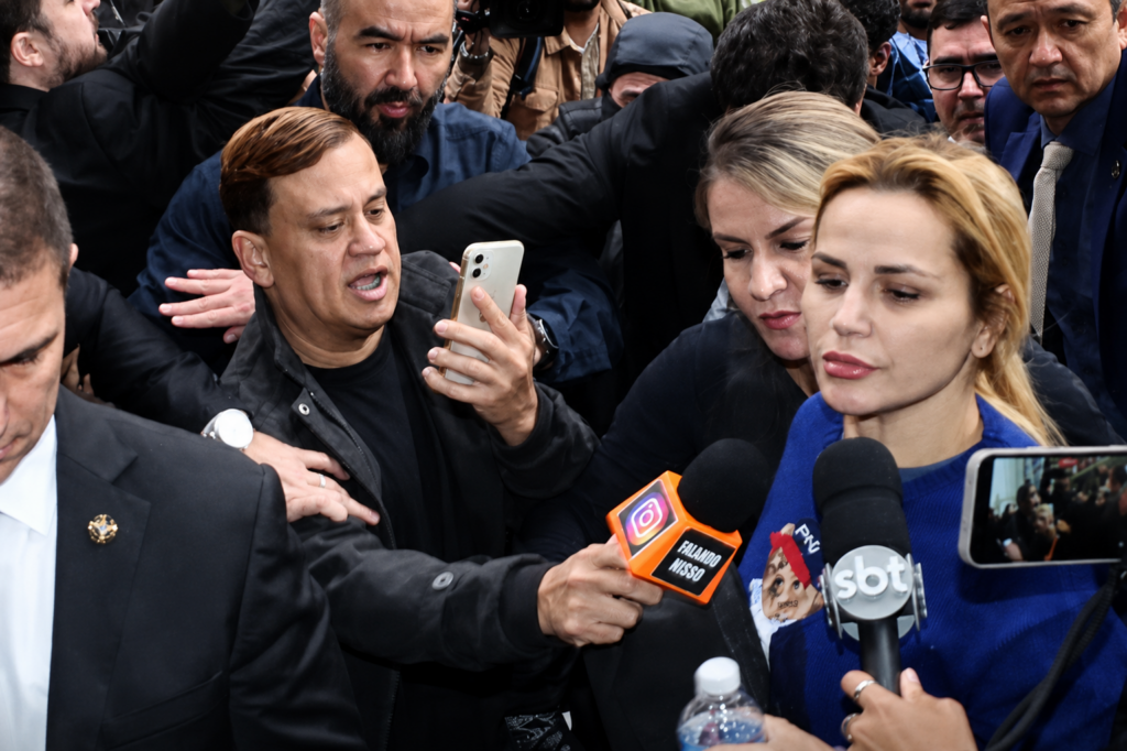 Influenciadora Deolane Bezerra é presa em ação da Polícia Civil de SP