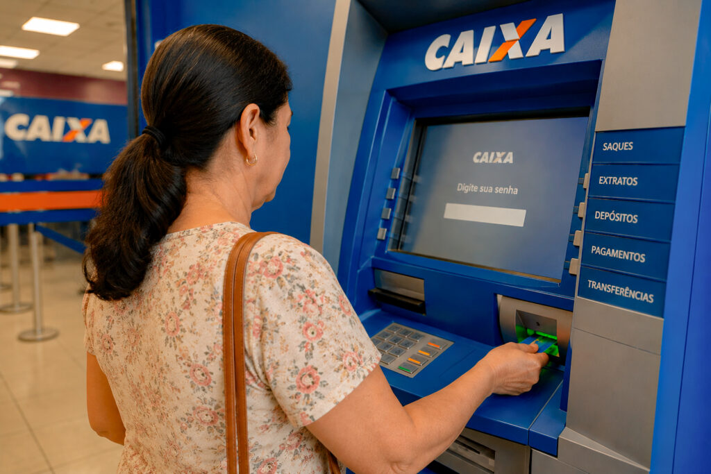 mulher cai em golpe do cartao preso em caixa eletronico na caixa economica federal em penapolis