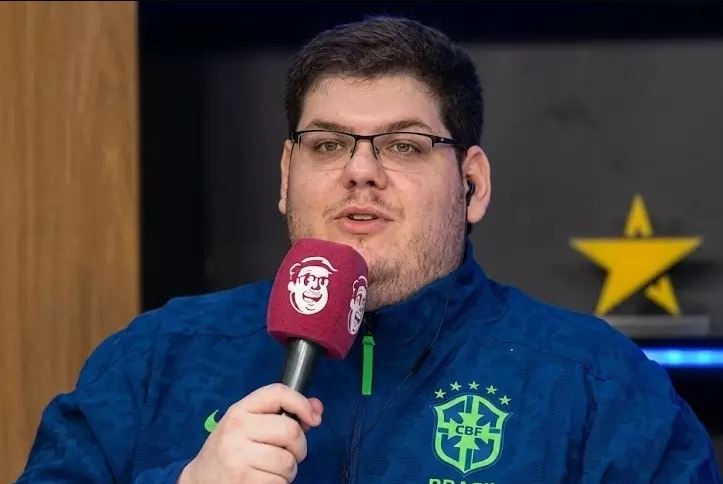 Nerd de 32 anos virou a maior ameaça à Globo Nerd de 32 anos virou a maior ameaca para a Globo 1