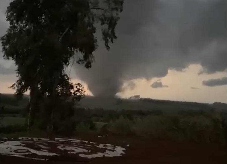 Tornado causa destruição no Rio Grande do Sul tornado causa destruicao no Rio Grande do Sul