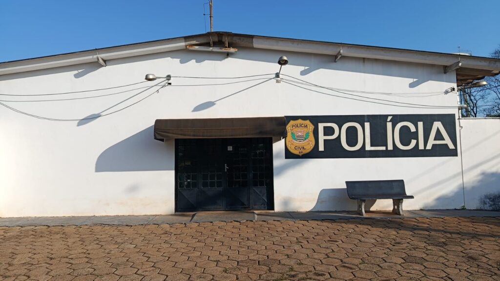 Polícia de Glicério indicia homem suspeito de golpe com falsa troca de carro por terreno Policia de Glicerio indicia homem suspeito de golpe com falsa troca de carro por terreno