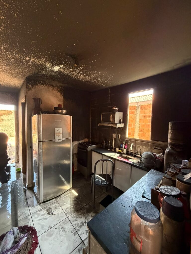 homem e preso suspeito de atear fogo na casa da ex companheira 02