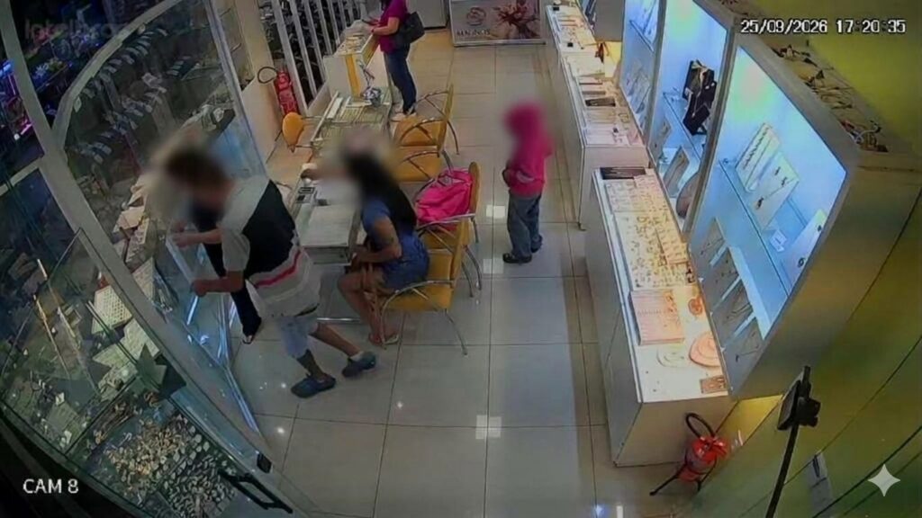 VÍDEO: Casal com criança é suspeito de furtar joalheria em Araçatuba casal e suspeito de furtar joalheria de aracatuba