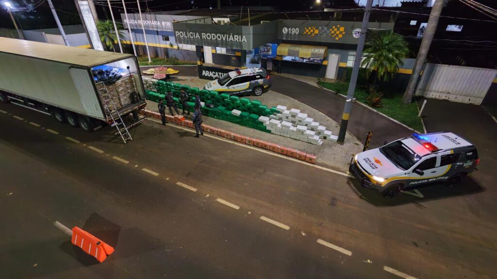 policia apreende 7 toneladas de maconha 02